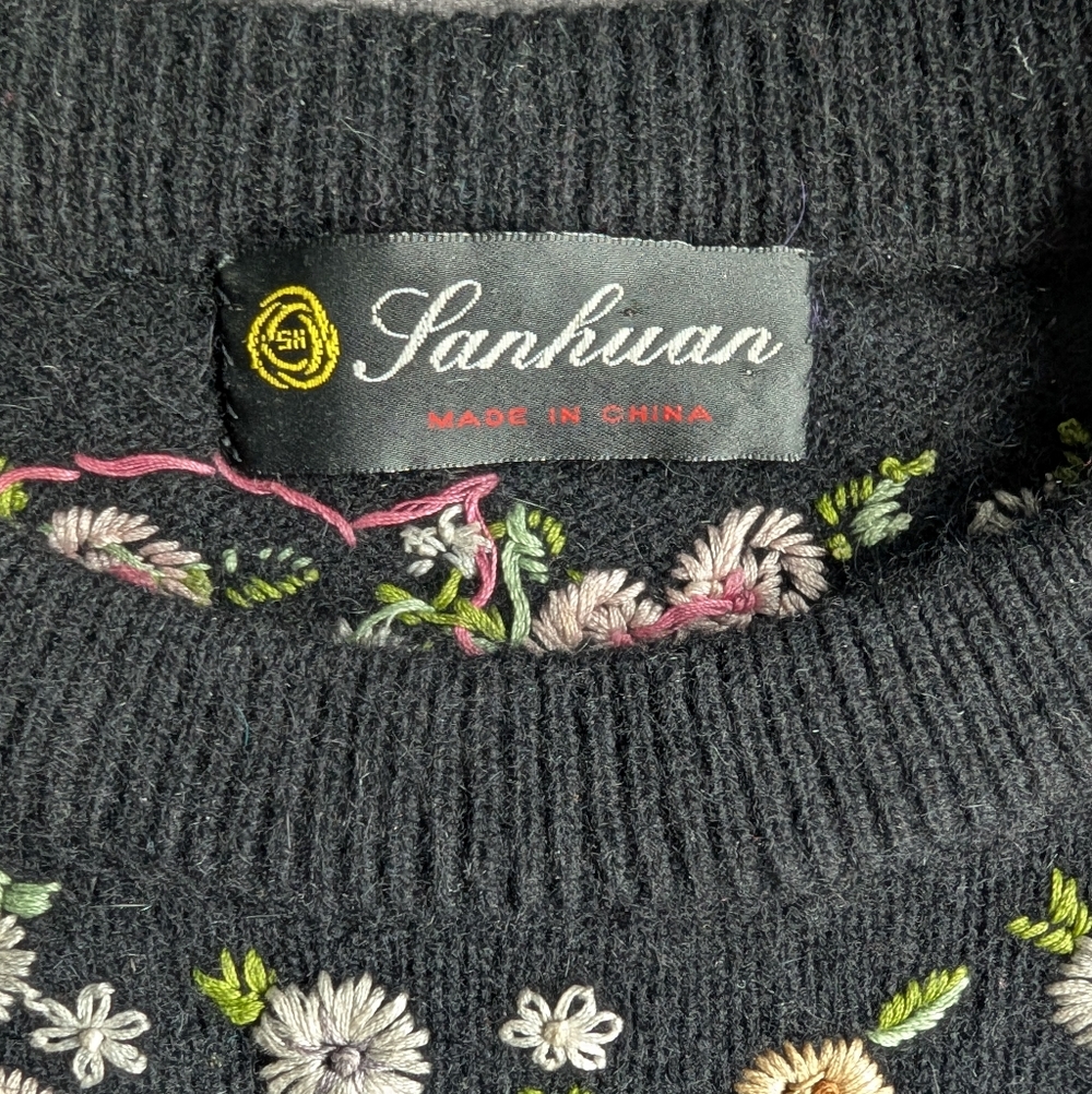 ๐ผ Vintage Sanhuan Black Floral Sweater With Embroidered Flowers - Medium - Picture 5 of 12